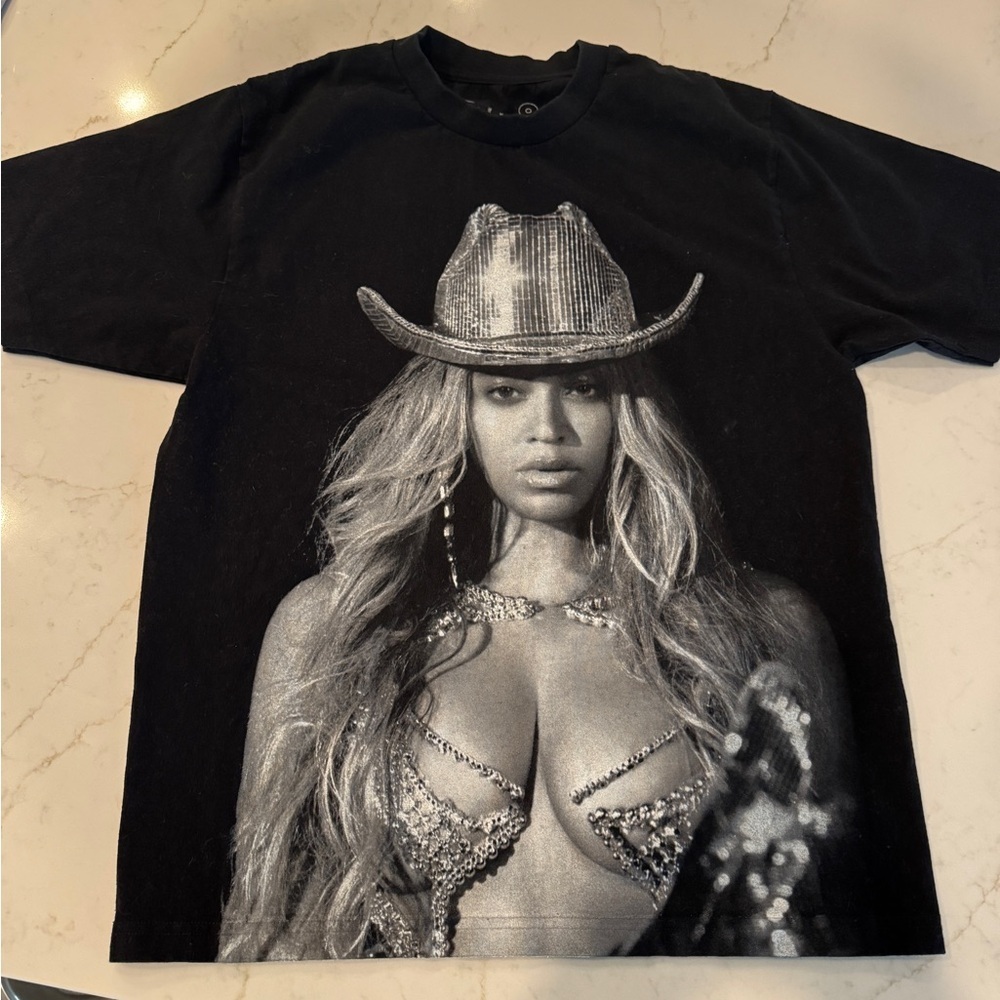 Authentic Beyoncé Rennaissance World Tour merchandise t shirt Large